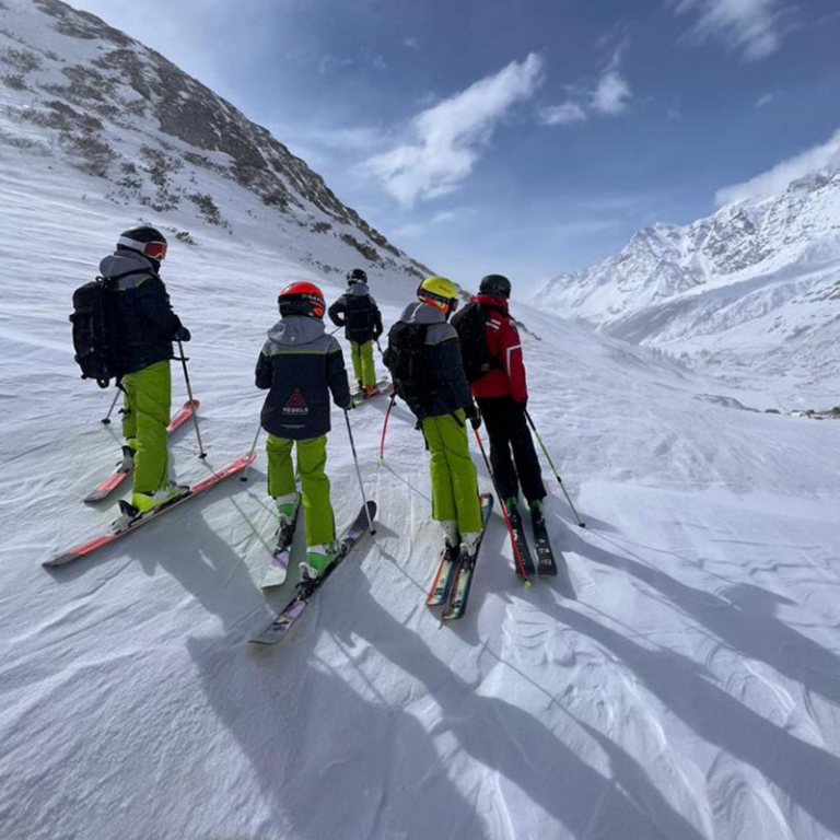 Tour Freeride, Freestyle, Telemark, Explore Zermatt Ride'em Ski School
